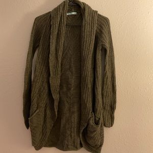 Green knitted long sweater. Maurices. Size XS